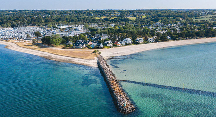 Vue aérienne de Bénodet dans le Finistère en Bretagne