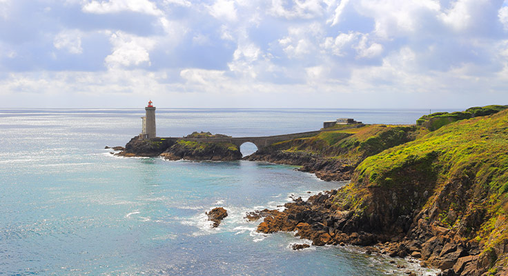 Phare du petit Minou dans le Finistère nord en Bretagne