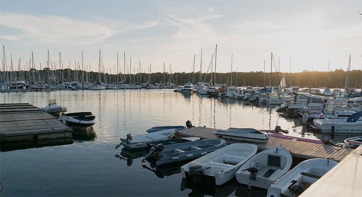 Port de Bénodet aux alentours du camping Le Port de Plaisance dans le Finistère en Bretagne