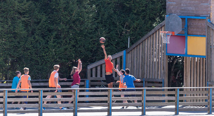 Tournoi de basket pour les enfants du camping Le Port de Plaisance à Bénodet